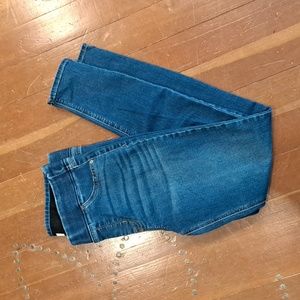 Old navy rockstar jeggings, size 10 Long